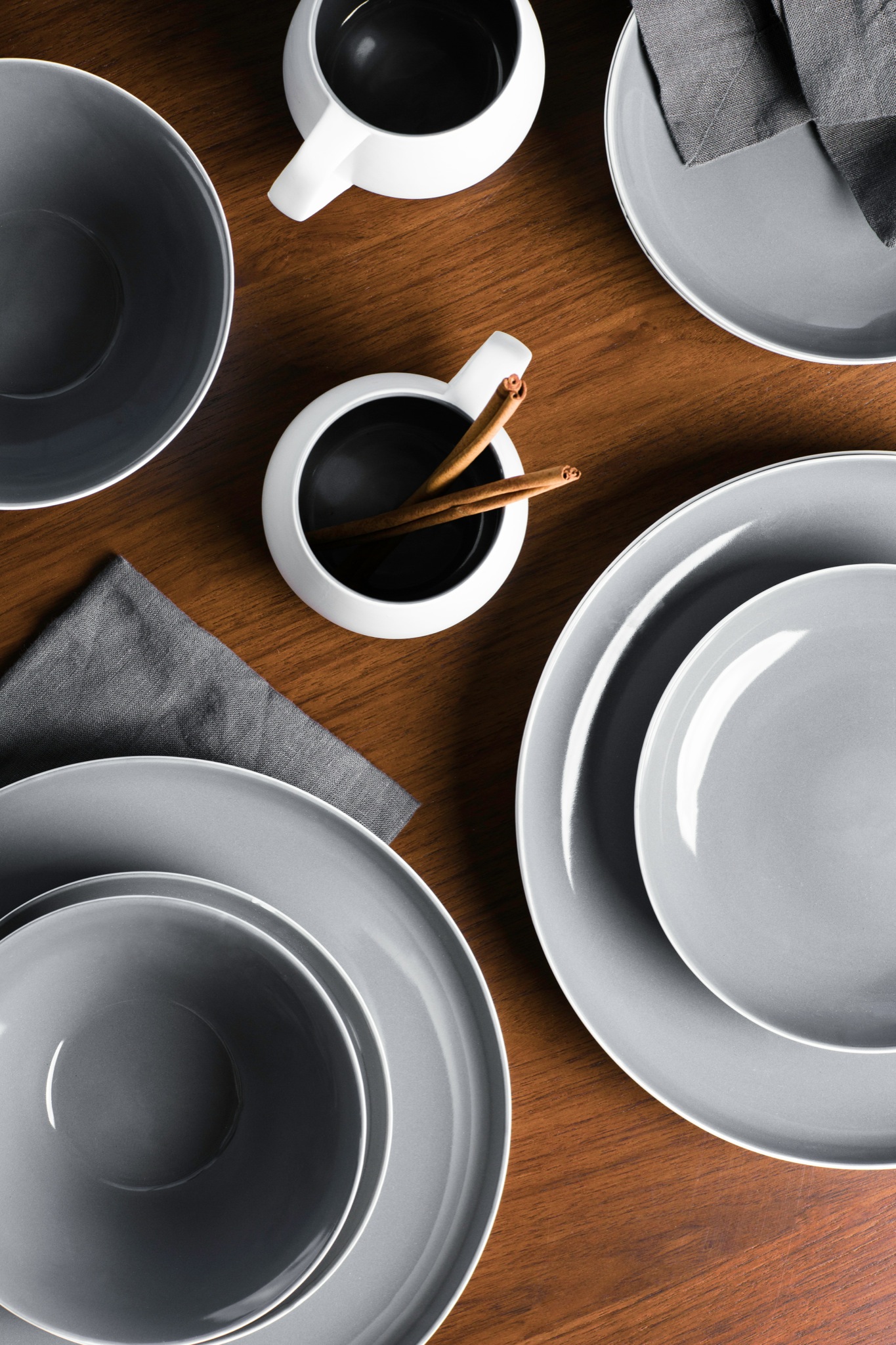 scandinavian-designs-dinnerware-flatlay