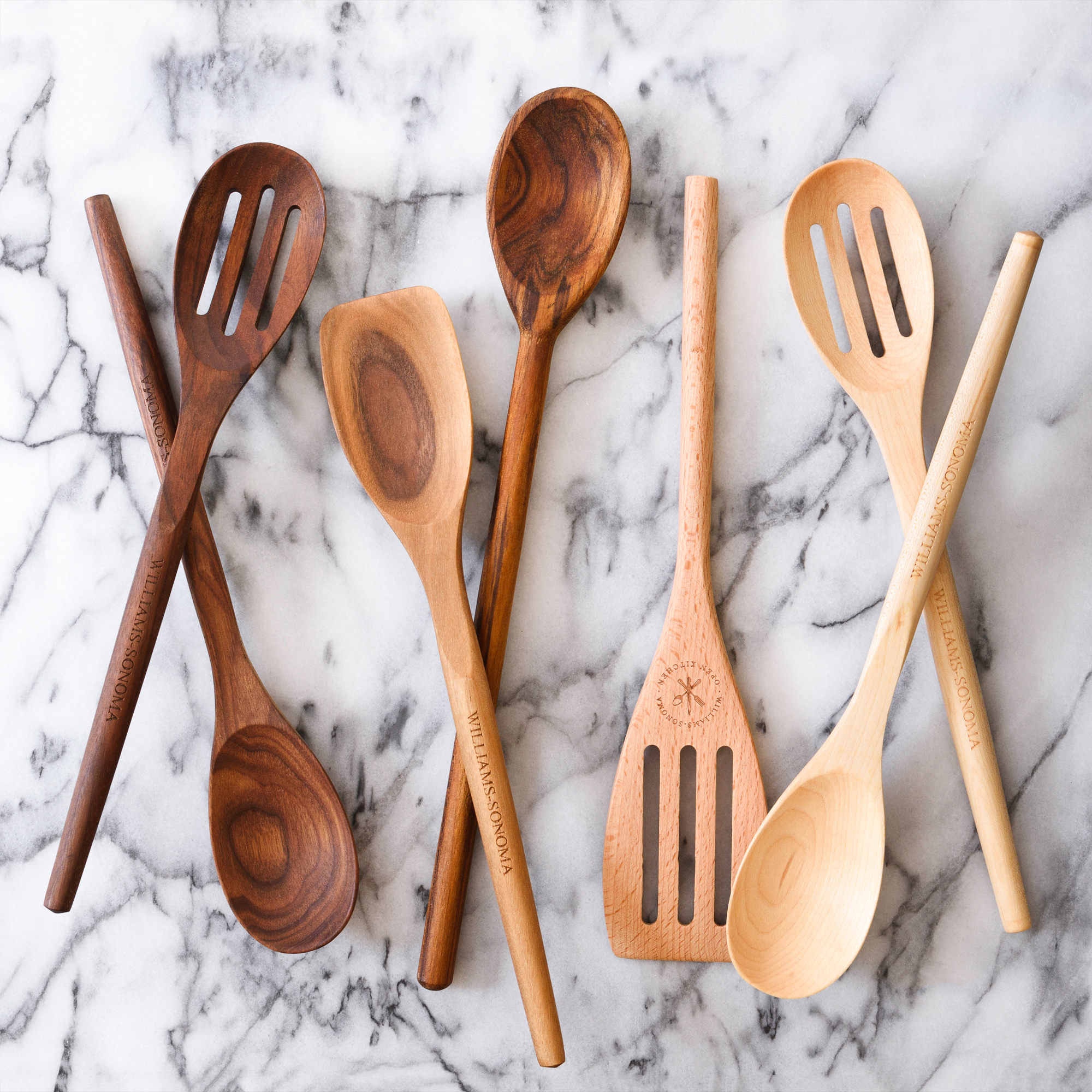 kitchen-utensils-product-flatlay