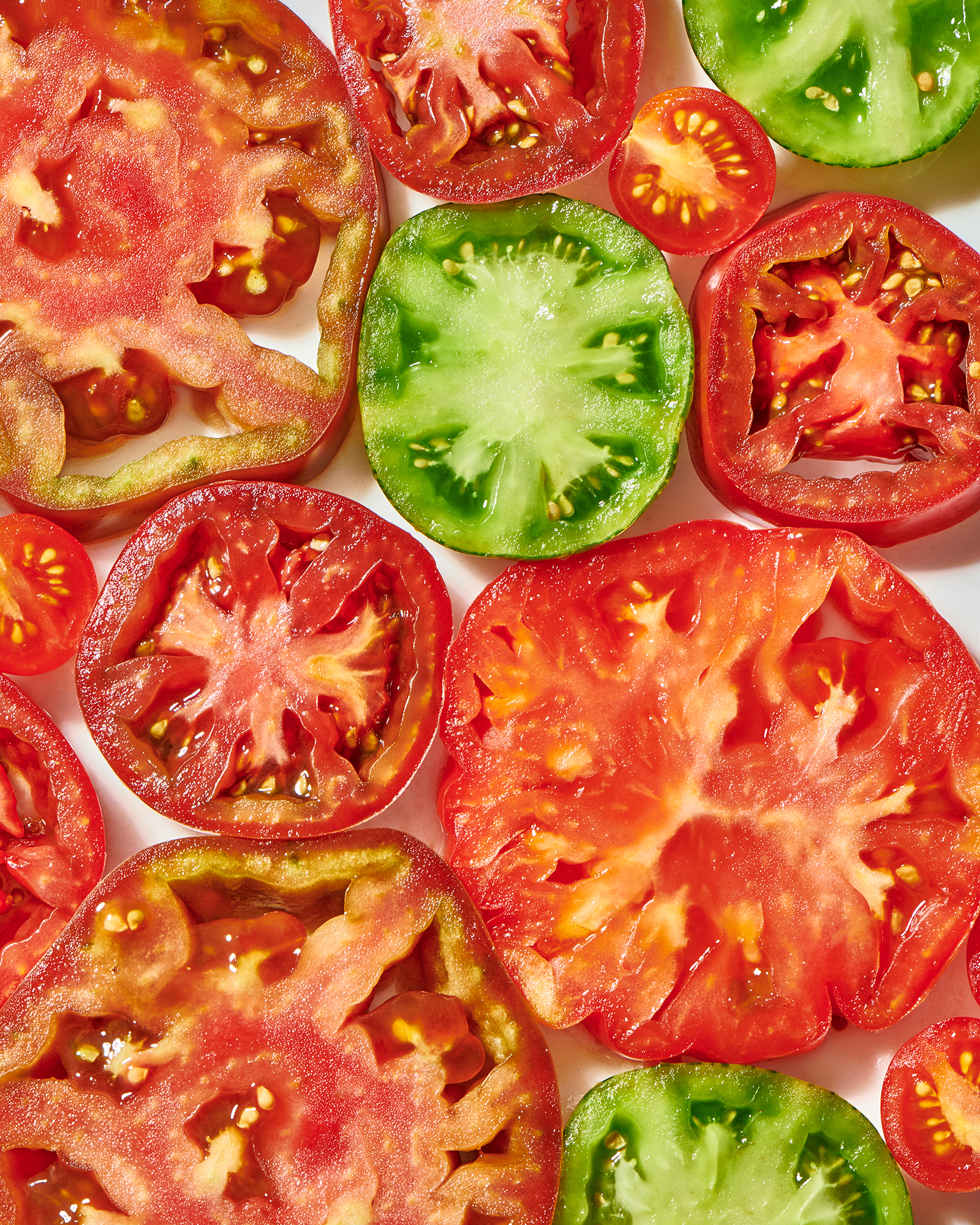 heirloom-tomatoes-close-up