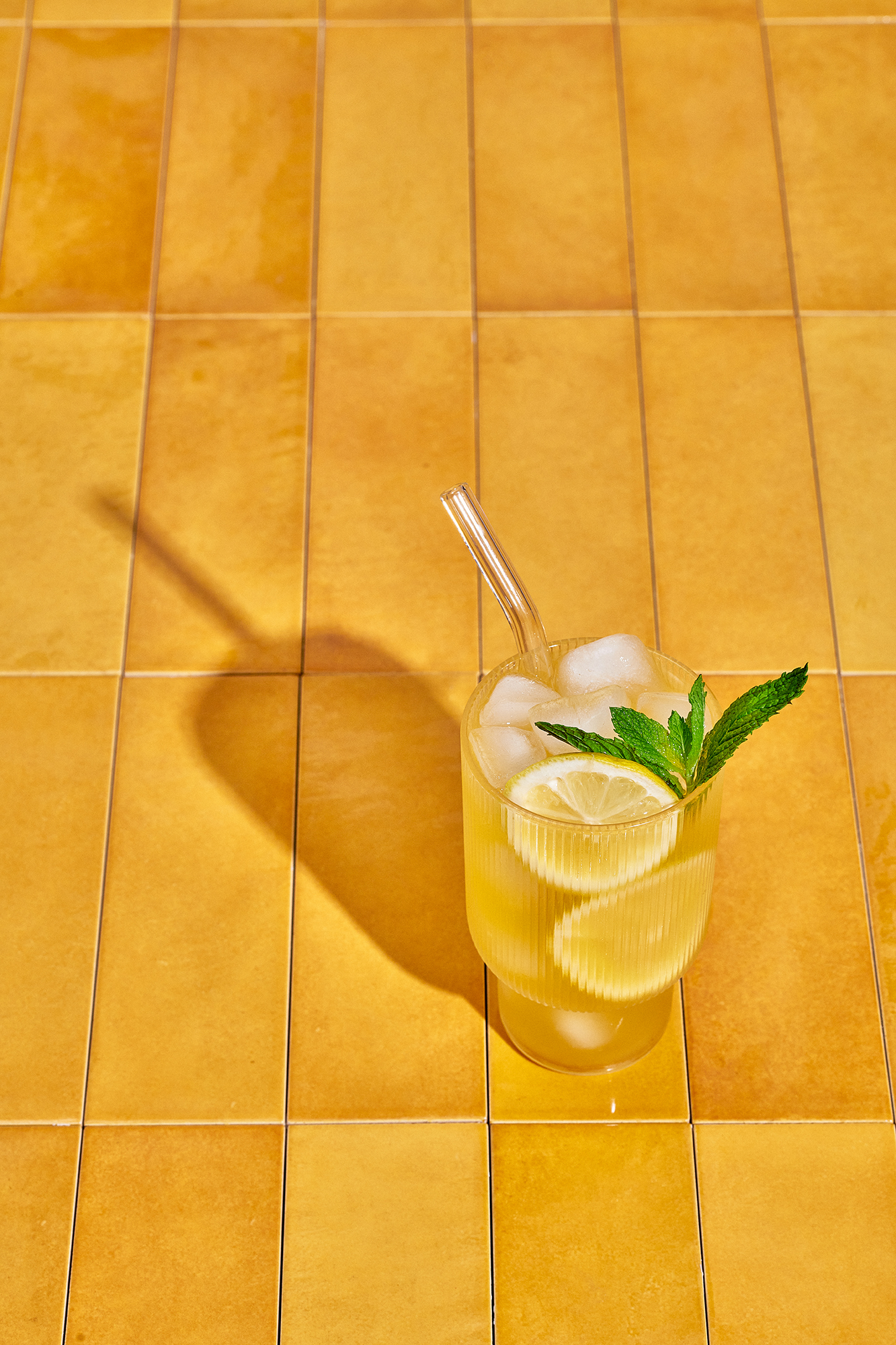 mint-lemonade-cocktail-yellow-tile